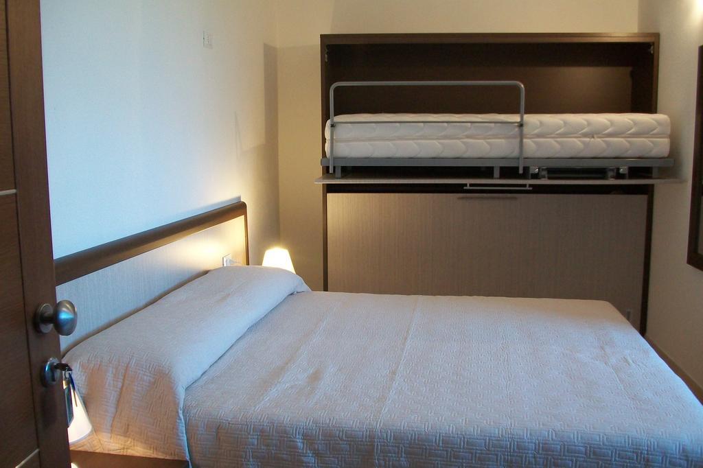Domo - Guest-House Il Nespolo Fiorito Bed & Breakfast Orosei Exterior photo