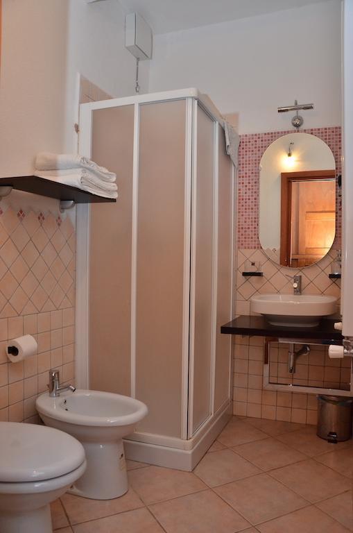 Domo - Guest-House Il Nespolo Fiorito Bed & Breakfast Orosei Exterior photo