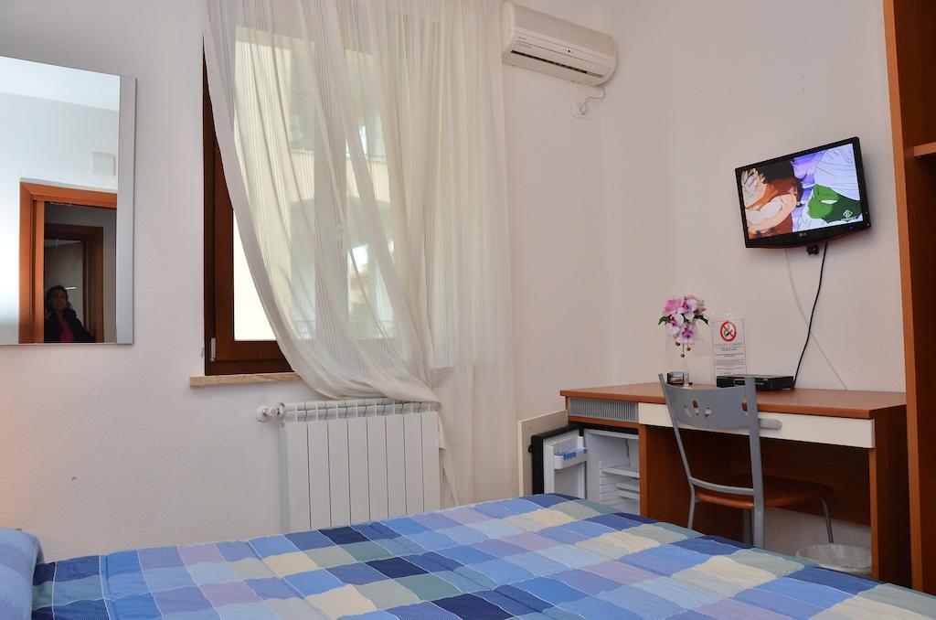 Domo - Guest-House Il Nespolo Fiorito Bed & Breakfast Orosei Exterior photo