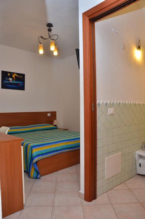 Domo - Guest-House Il Nespolo Fiorito Bed & Breakfast Orosei Exterior photo