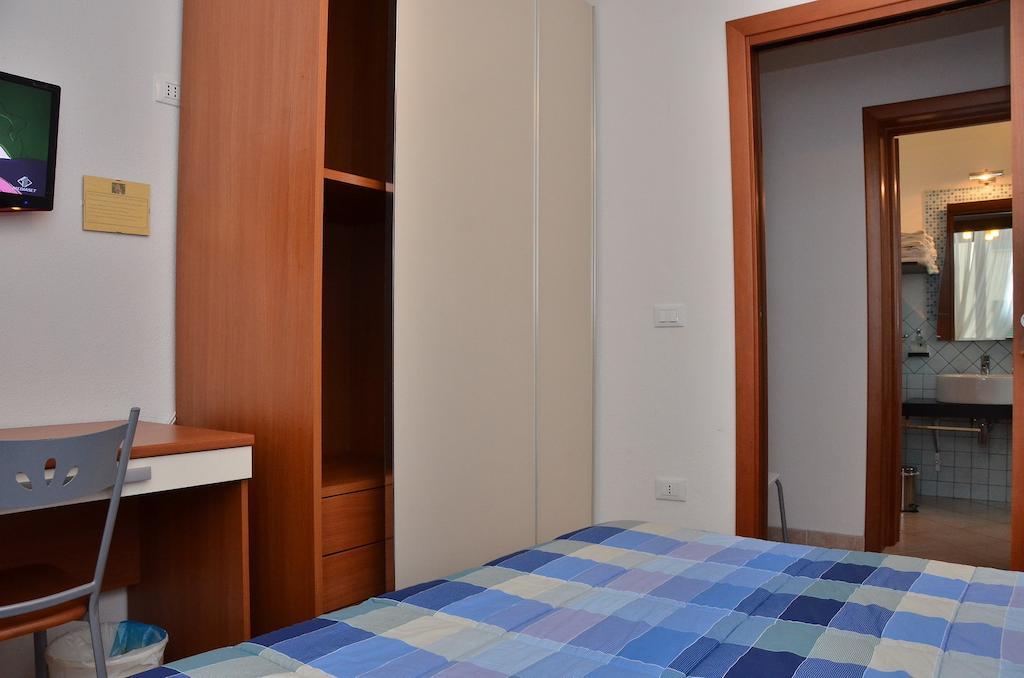 Domo - Guest-House Il Nespolo Fiorito Bed & Breakfast Orosei Exterior photo